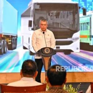 Menhub Lapor Presiden: Update Penutupan Perlintasan Sebidang dan Renovasi Stasiun Gambir