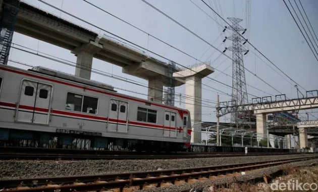 Menhub Targetkan Pembangunan Peron Kedua Stasiun JIS Selesai dalam Setahun