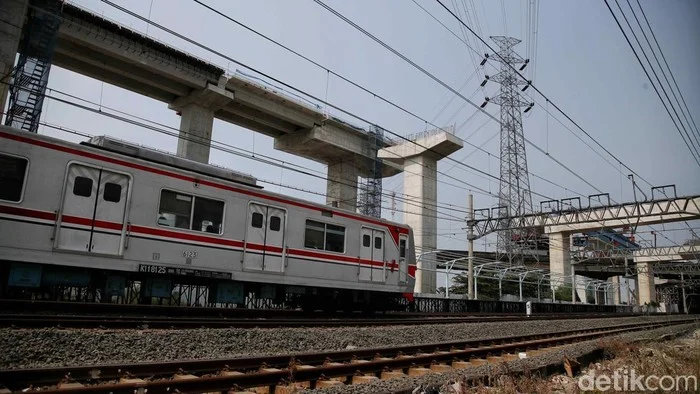 Menhub Targetkan Pembangunan Peron Kedua Stasiun JIS Selesai dalam Setahun