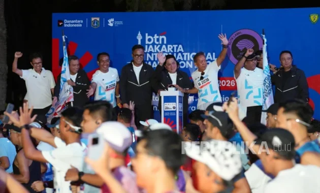 Menpora Erick Thihor Lepas 8.000 Pelari di BTN Jakarta International Marathon 2026 Menpora Erick Thihor Lepas 8.000 Pelari di BTN Jakarta International Marathon 2026