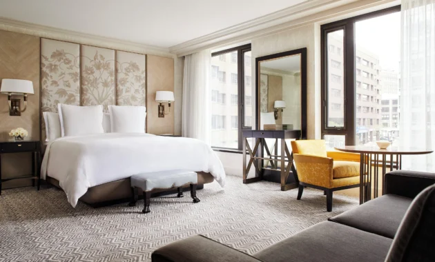 Menyaksikan Kedatangan Timnas Prancis di Hotel Four Seasons Boston