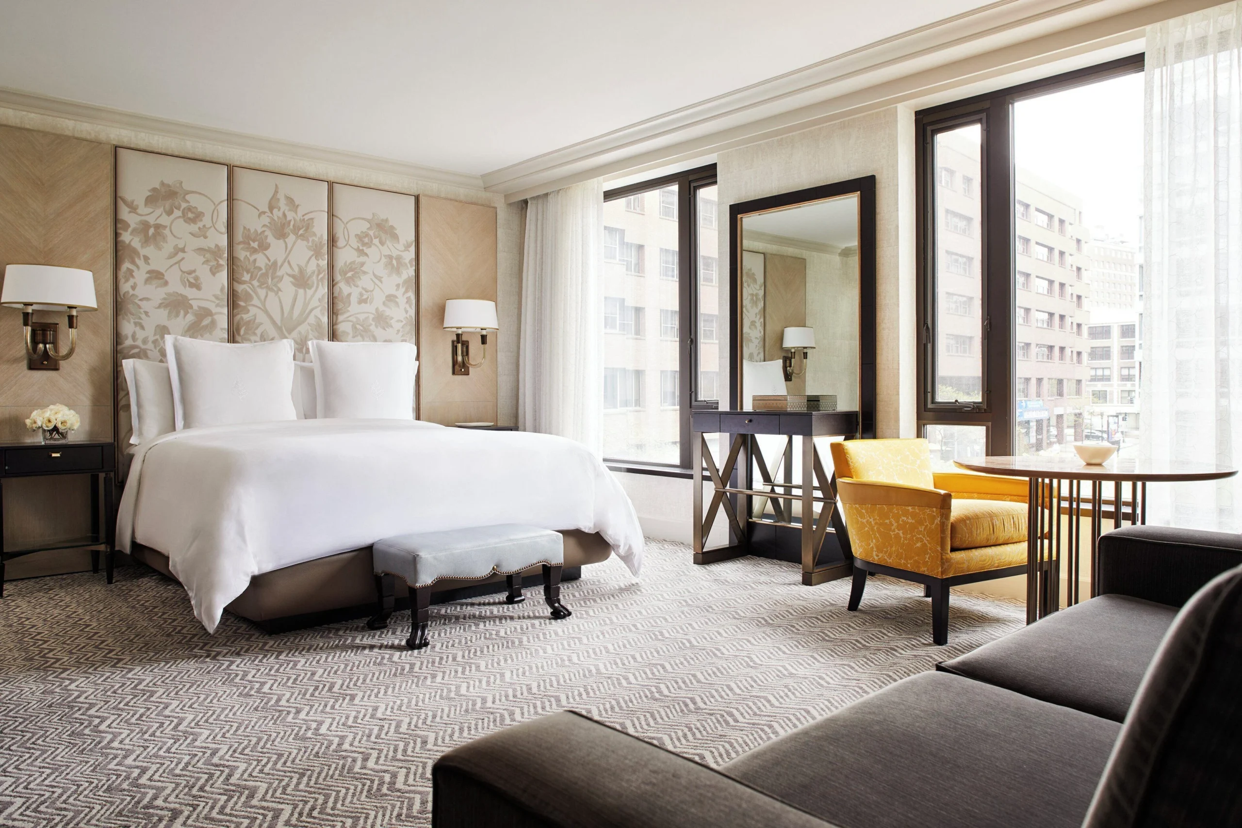 Menyaksikan Kedatangan Timnas Prancis di Hotel Four Seasons Boston