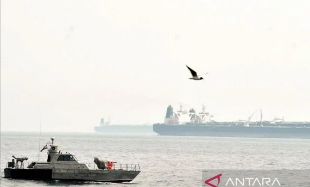 Militer Iran Tegaskan Kewenangan Kontrol Penuh Selat Hormuz Militer Iran Tegaskan Kewenangan Kontrol Penuh Selat Hormuz