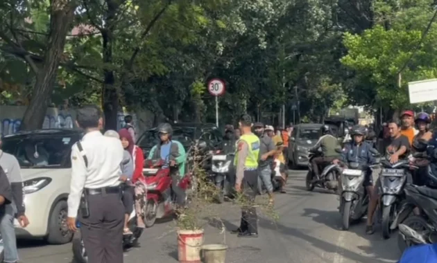 Modus Wanita Ajak Main ke Kosan, Komplotan Curas di Kalideres Curi Motor Usai Aniaya Korban Modus Wanita Ajak Main ke Kosan, Komplotan Curas di Kalideres Curi Motor Usai Aniaya Korban