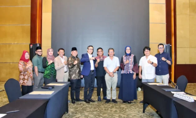 MPR Kaji Penguatan Kedaulatan Rakyat dalam Demokrasi Indonesia, Soroti Tantangan Partai Politik MPR Kaji Penguatan Kedaulatan Rakyat dalam Demokrasi Indonesia, Soroti Tantangan Partai Politik