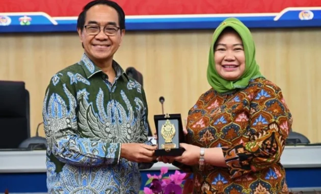 MPR Terbuka Terhadap Masukan Perguruan Tinggi Terkait UUD 1945 MPR Terbuka Terhadap Masukan Perguruan Tinggi Terkait UUD 1945