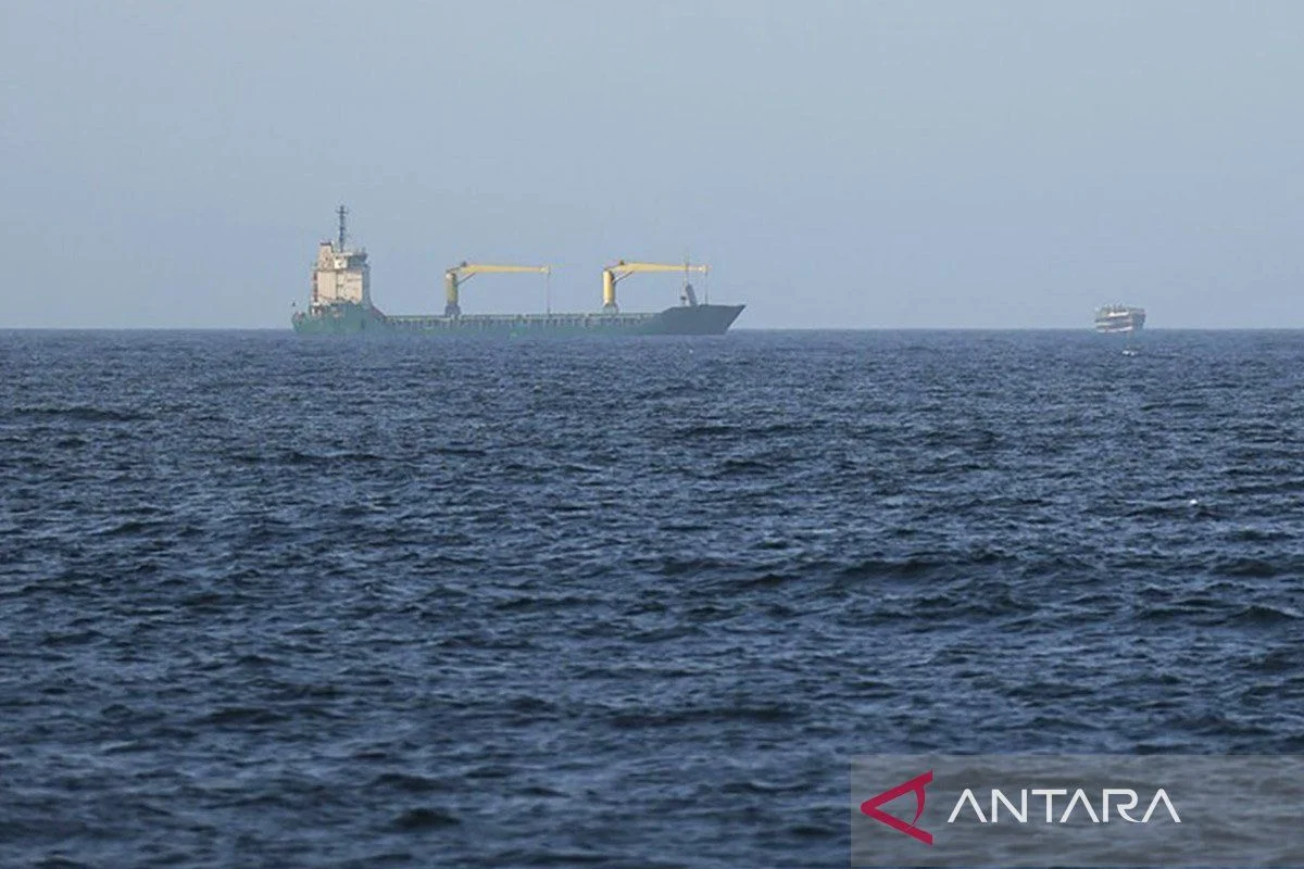Oman Tegaskan Komitmen Jalur Aman Bebas Bea di Selat Hormuz