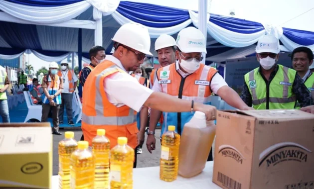 Operasikan Fasilitas Pengemasan di Surabaya Dukung Distribusi Minyak Goreng ke Indonesia Timur