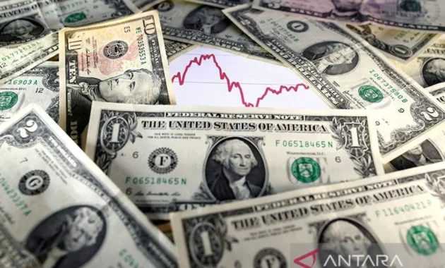 Paradoks Dolar Naik