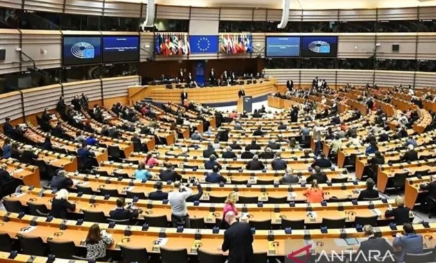 Parlemen Eropa: AI di Ponsel Anda Lebih Mengancam Masyarakat daripada Rudal Rusia Parlemen Eropa: AI di Ponsel Anda Lebih Mengancam Masyarakat daripada Rudal Rusia