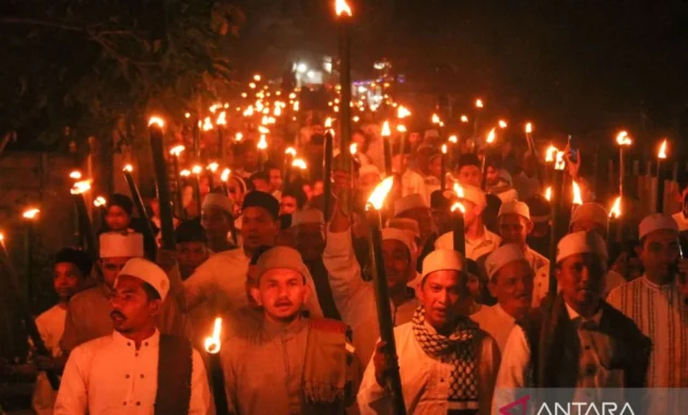 Pawai Obor Meriahkan Tahun Baru Islam di Aceh Besar Pawai Obor Meriahkan Tahun Baru Islam di Aceh Besar