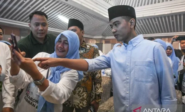 PDIP Kritik Gibran Ajak 5 Mahasiswa Keliling Indonesia Timur: Pecah Belah Gerakan Secara Sistematis PDIP Kritik Gibran Ajak 5 Mahasiswa Keliling Indonesia Timur: Pecah Belah Gerakan Secara Sistematis