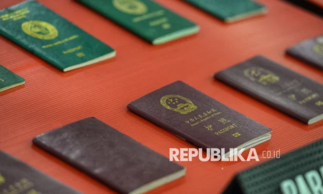 Pejabat Imigrasi Diciduk KPK, Diduga Raup Puluhan Miliar Rupiah dari WNA China Pejabat Imigrasi Diciduk KPK, Diduga Raup Puluhan Miliar Rupiah dari WNA China