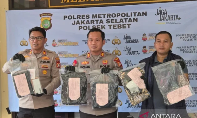 Pelaku Pencurian Motor di Tebet Gunakan Ponsel Replika sebagai Jaminan Pelaku Pencurian Motor di Tebet Gunakan Ponsel Replika sebagai Jaminan