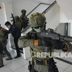 Pelibatan TNI dalam Penanganan Aksi Dikecam: Mahasiswa Bukan Musuh Negara