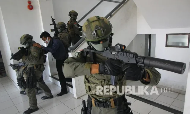 Pelibatan TNI dalam Penanganan Aksi Dikecam: Mahasiswa Bukan Musuh Negara Pelibatan TNI dalam Penanganan Aksi Dikecam: Mahasiswa Bukan Musuh Negara