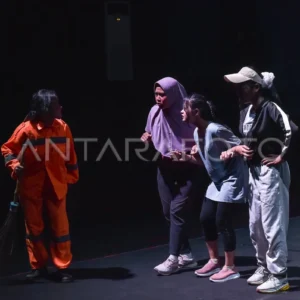 Pementasan Program Pelatihan Teater Pelajar di Taman Budaya: Karya 'Anu' Putu Wijaya Dipentaskan SMA Setara