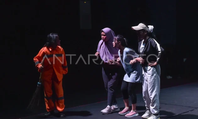 Pementasan Program Pelatihan Teater Pelajar di Taman Budaya: Karya 'Anu' Putu Wijaya Dipentaskan SMA Setara