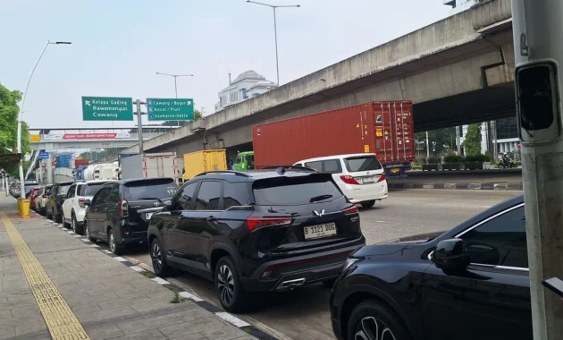 Pemkot segera lakukan penaatan parkir kendaraan berat di Jakarta Utara