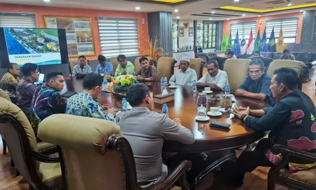 Pemprov Kepri dan Kemenpar RI Gandeng Penataan Kawasan Gurindam 12 Pemprov Kepri dan Kemenpar RI Gandeng Penataan Kawasan Gurindam 12