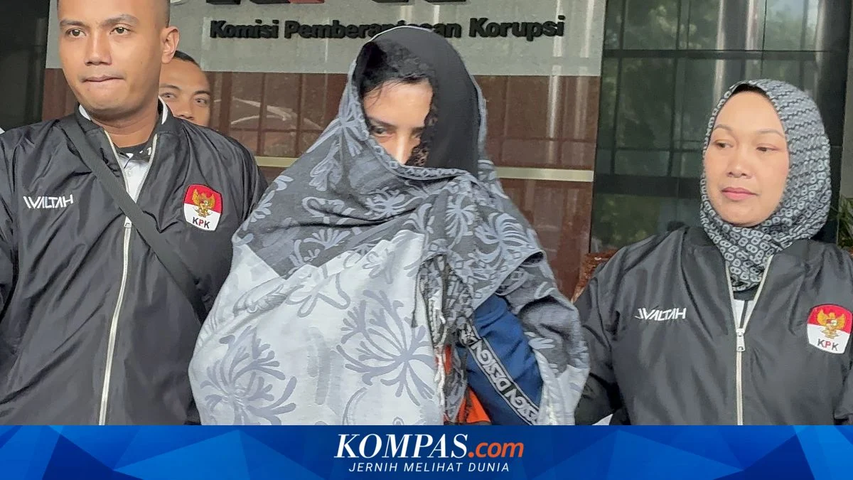 Penampakan Tersangka Penyuap Bupati Muara Enim, Kenakan Rompi Tahanan dan Diam Seribu Bahasa