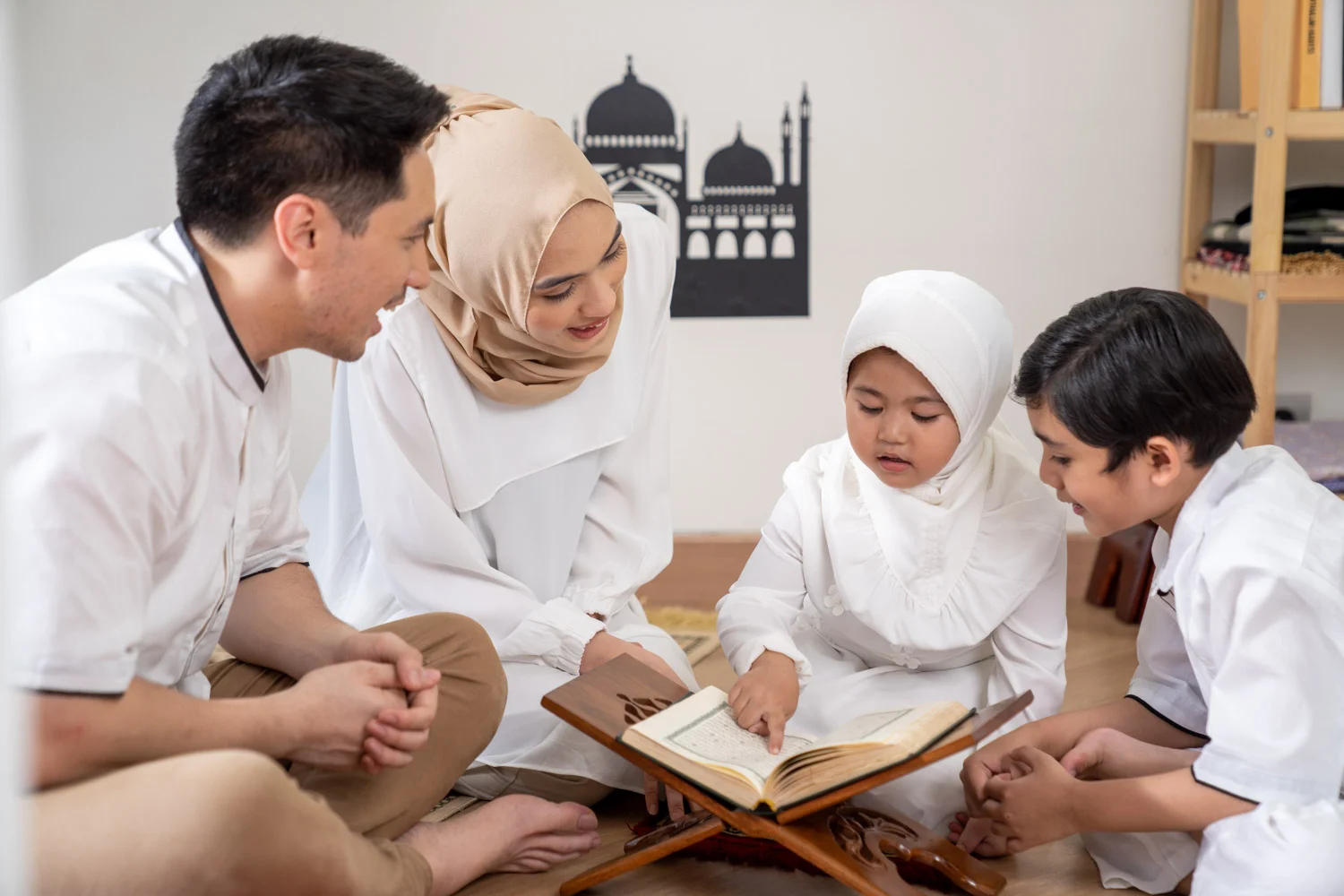 Pendidikan Islam: Solusi Praktis bagi Orang Tua dalam Menentukan Pendidikan Anak