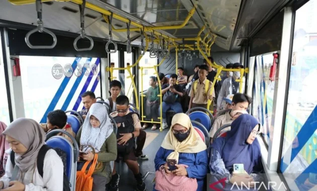 Penumpang Sekali Naik Bus Transjakarta Disubsidi Rp 12 Ribu