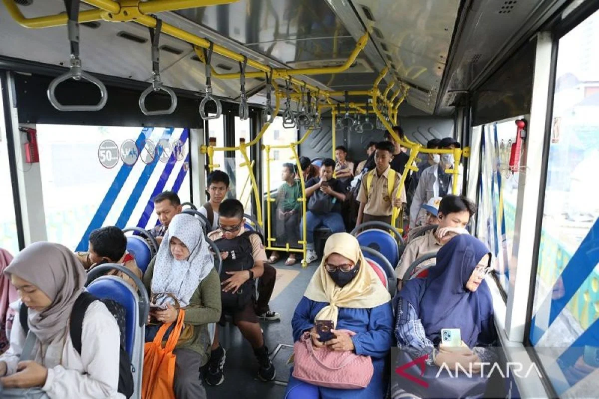 Penumpang Sekali Naik Bus Transjakarta Disubsidi Rp 12 Ribu