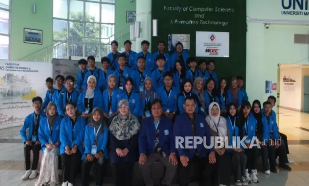 Perluas Wawasan Teknologi, Mahasiswa UBSI Pontianak Gelar Edutrip Internasional ke UNIMAS Malaysia
