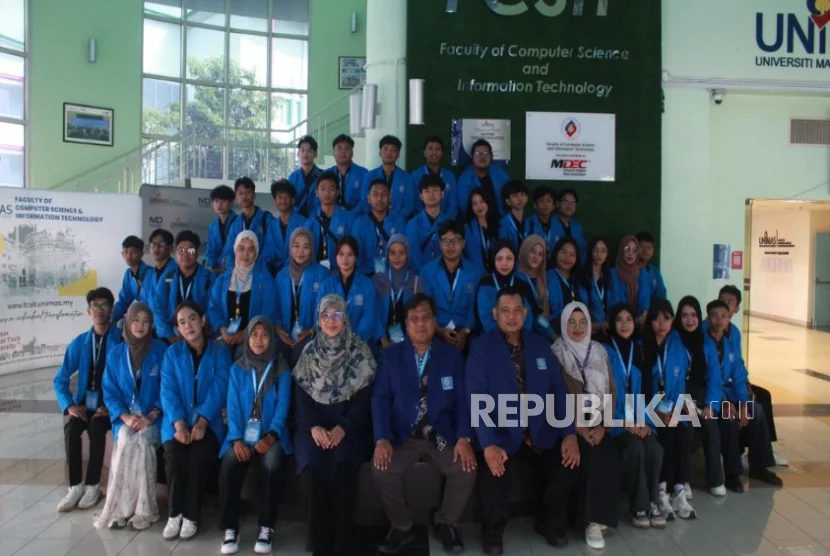 Perluas Wawasan Teknologi, Mahasiswa UBSI Pontianak Gelar Edutrip Internasional ke UNIMAS Malaysia