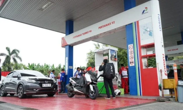 Pertamina Ungkap Penyebab Antrean Panjang di SPBU Saat Ini