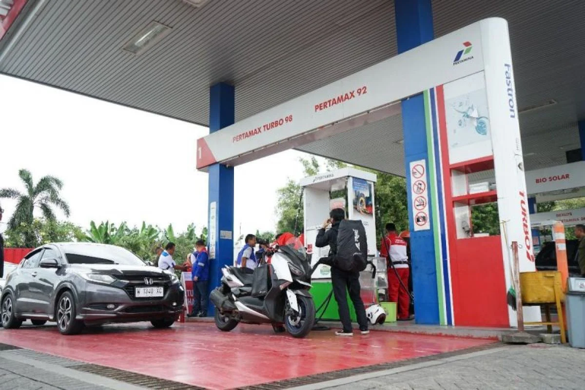 Pertamina Ungkap Penyebab Antrean Panjang di SPBU Saat Ini