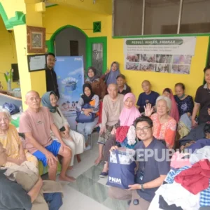PNM Salurkan Pakaian Hasil RE3 For‑E untuk Disabilitas dan Lansia