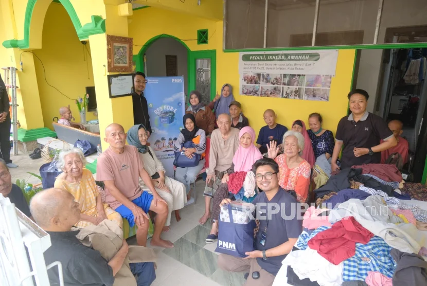 PNM Salurkan Pakaian Hasil RE3 For‑E untuk Disabilitas dan Lansia
