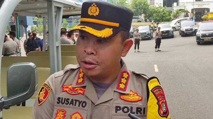 Polda Metro Jakarta Pusat Benarkan Polisi AKBP Adri Desas Furyanto Alami Retak Tulang Lutut Saat Amankan Demo PMII