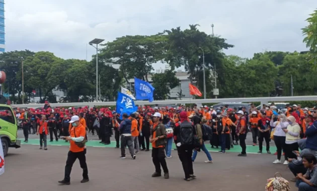Polda Metro Jaya Keluarkan 3.588 Personel untuk Amankan Demo di DPR RI Polda Metro Jaya Keluarkan 3.588 Personel untuk Amankan Demo di DPR RI