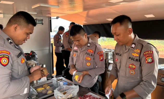 Polda Metro Jaya Kerahkan Dua Kendaraan Dapur Lapangan Bantu Korban Kebakaran
