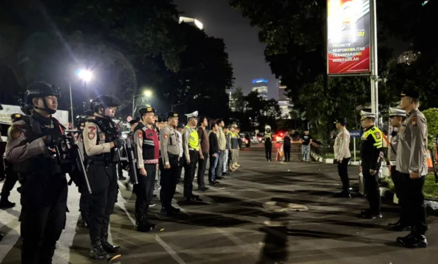 Polda Metro Jaya Tahan 11 Remaja Saat Patroli Keamanan di Jakarta Timur Polda Metro Jaya Tahan 11 Remaja Saat Patroli Keamanan di Jakarta Timur
