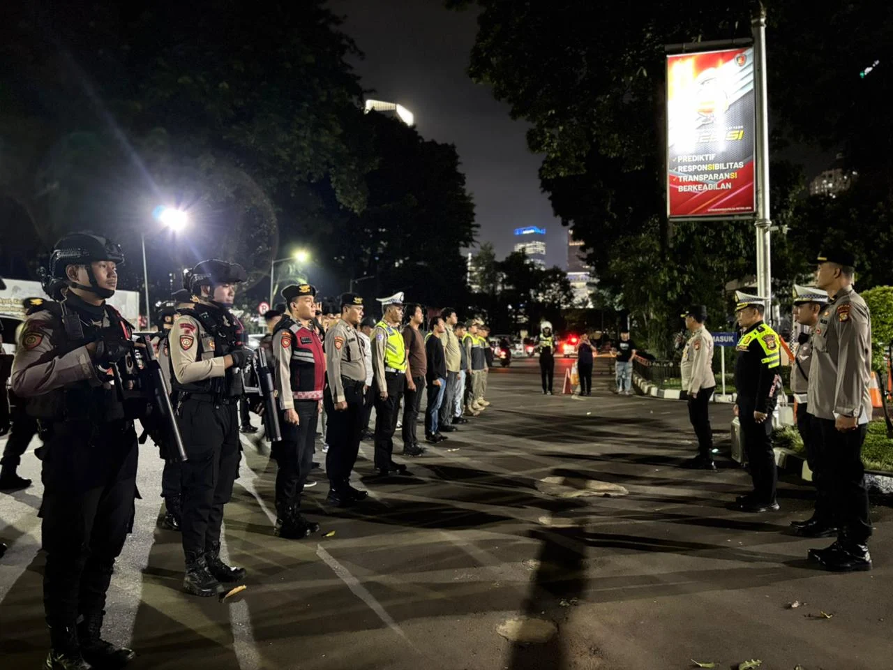 Polda Metro Jaya Tahan 11 Remaja Saat Patroli Keamanan di Jakarta Timur