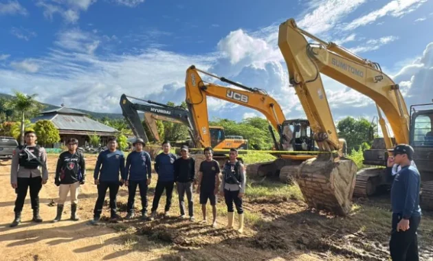 Polda Sultra Sita Tiga Ekskavator dari Tambang Ilegal di Kolaka
