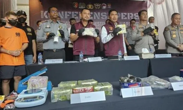 Polisi Bongkar Pabrik Vape Ganja di Bali, 3 WNA Raup Untung Rp360 Miliar