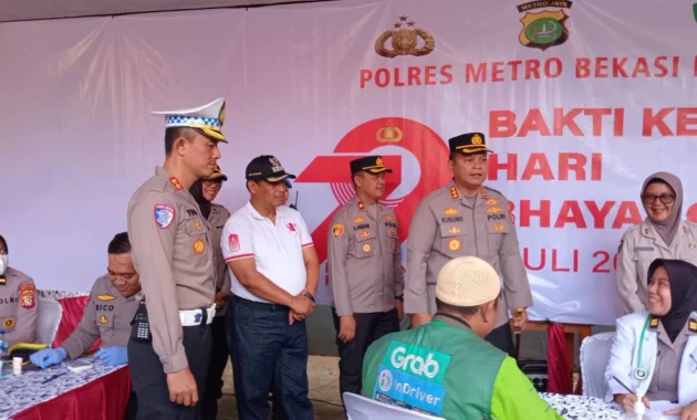 Polisi Gelar Pertandingan Tinju Antarremaja Sambut HUT Bhayangkara Polisi Gelar Pertandingan Tinju Antarremaja Sambut HUT Bhayangkara