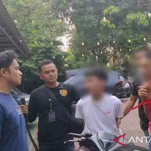 Polisi Ringkus Dua Remaja Bawa Celurit Besar di Tambora, Jakarta Barat