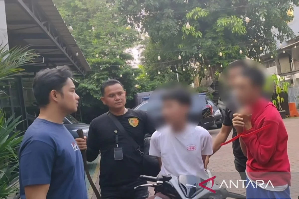 Polisi Ringkus Dua Remaja Bawa Celurit Besar di Tambora, Jakarta Barat