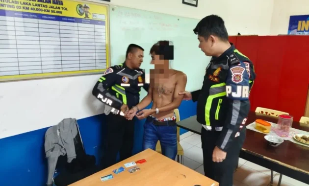 Polisi Tangkap Pelaku Pembunuhan Pemuda di Cibodas, Tangerang, Setelah Kabur ke Bogor Polisi Tangkap Pelaku Pembunuhan Pemuda di Cibodas, Tangerang, Setelah Kabur ke Bogor