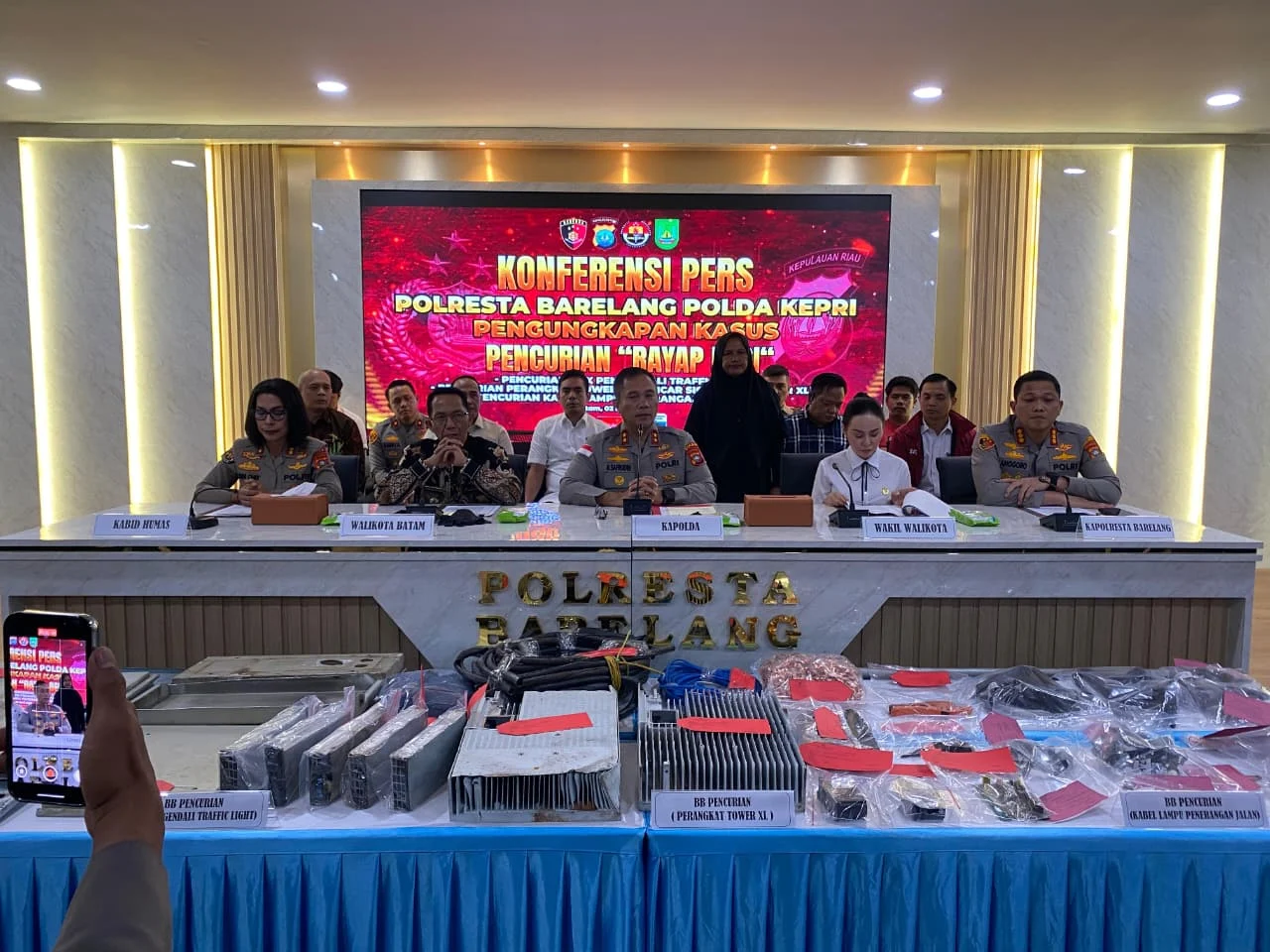 Polisi Tangkap 'Rayap Besi' Pelaku Perusakan Fasilitas Umum di Batam