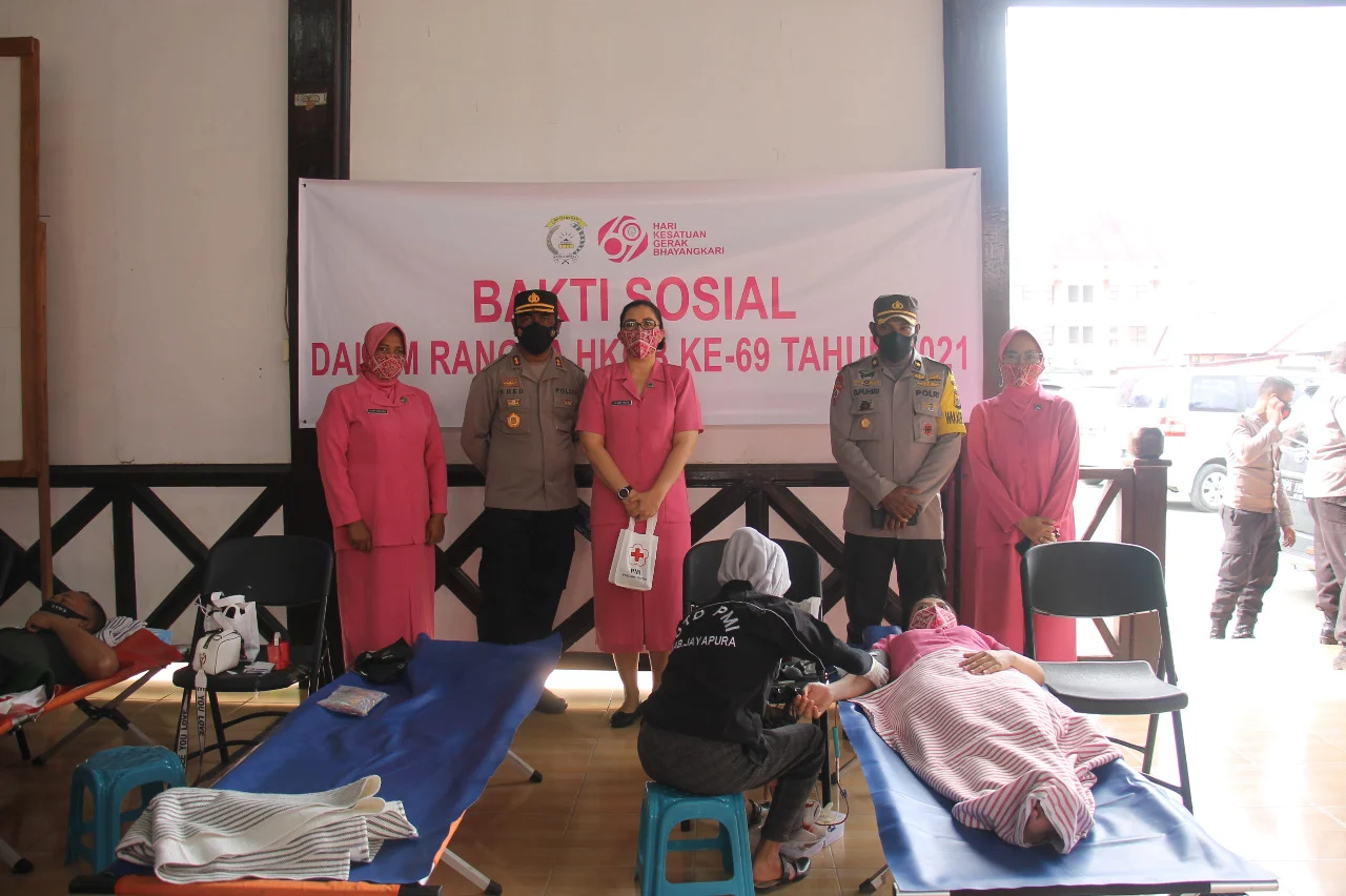Polres Jayapura Rayakan Hari Bhayangkara ke-80 dengan Edukasi Kesehatan dan Donor Darah