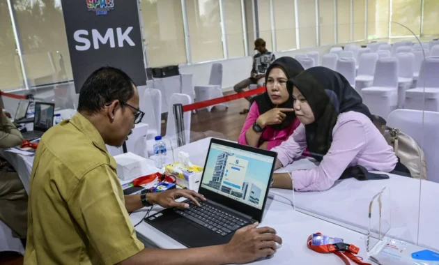Posko Pendampingan SPMB 2026 di Jateng: Solusi Digital untuk Kebingungan Orang Tua