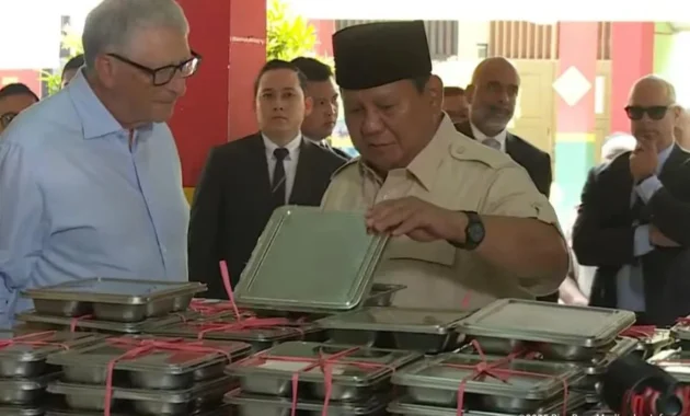 Prabowo Subianto Kunjungi SMPN 111 Jakarta, Cek Program MBG dan Makan Bersama Siswa