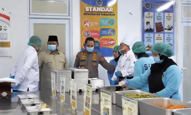 Prabowo Subianto Periksa Kebersihan dan Keamanan Pangan Dapur MBG di Palmerah